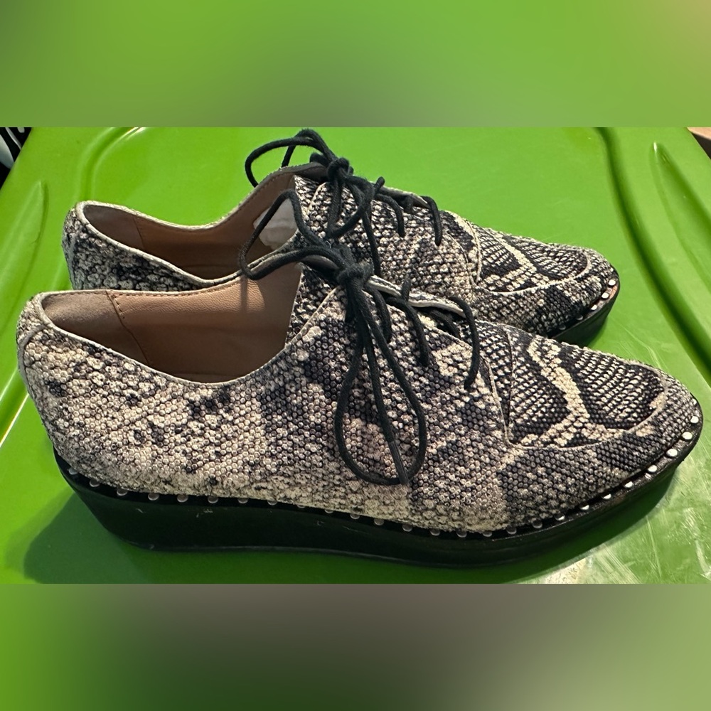 Women's Size 7.5 Designer Shoes